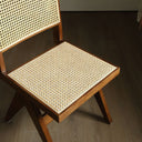 Chaise d'appoint en frêne naturel CAPELA – Élégance simple et savoir-faire durable