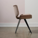 Chaise de salle à manger Astra (Blush avec pieds en titane)