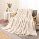 Couverture – Blanc cassé – 47 x 78 po